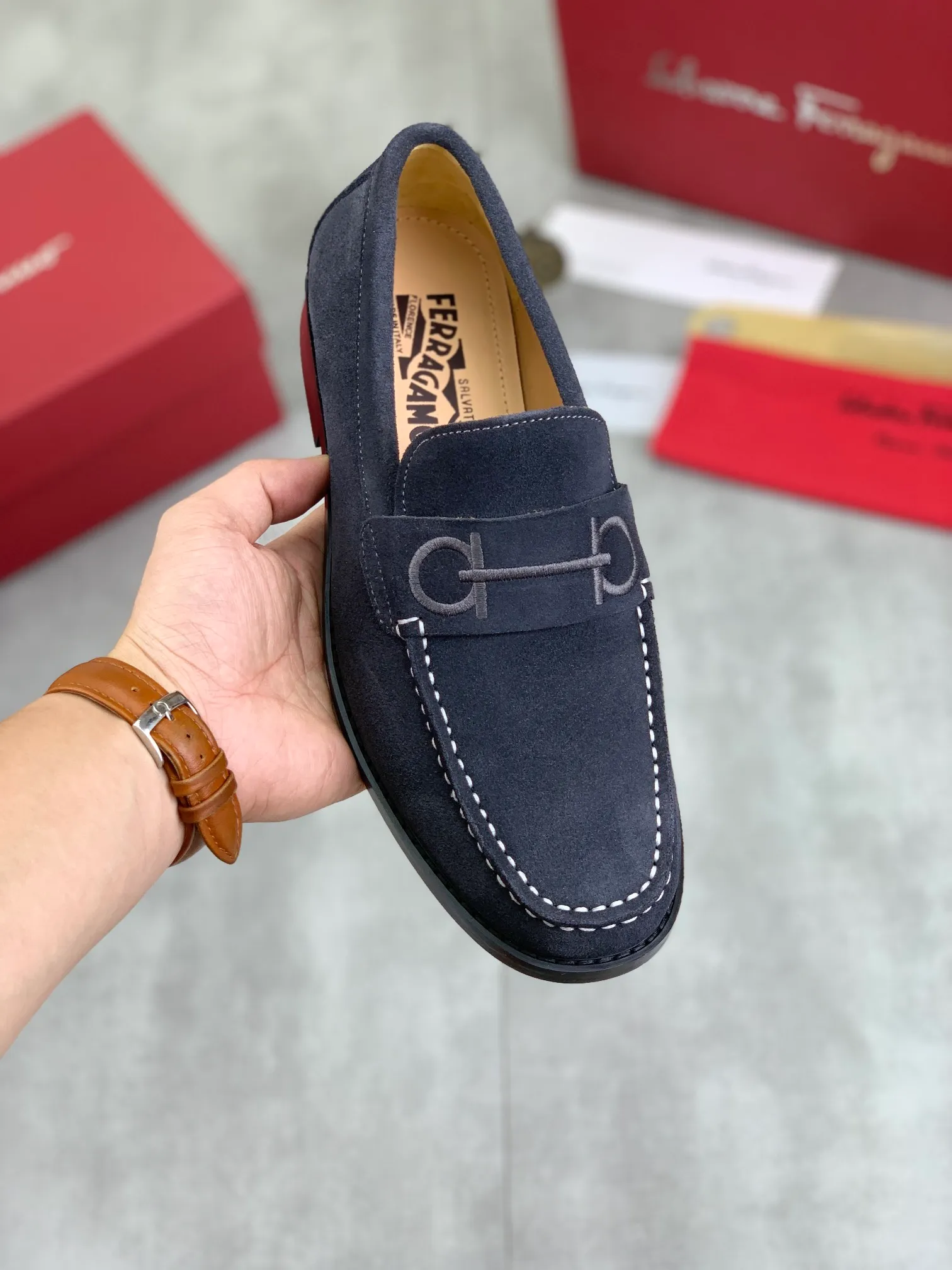 Men's Men's Shoes 💰P460💰[New Style] Water-dyed Niuli 🆘[Salvatore Ferragamo] Ferragamo's latest casual business leather shoes for men! Available at counters simultaneously! The fabric is made of specially imported original calfskin, the lining is made of imported water-dyed cowhide, and the original combination outsole is absolutely luxurious and leads the fashion trend. Matching code: 38-45; 5️⃣ colors available